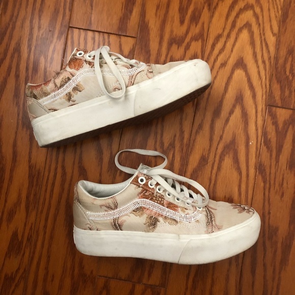 embroidered and embellished platform vans - Picture 3 of 6